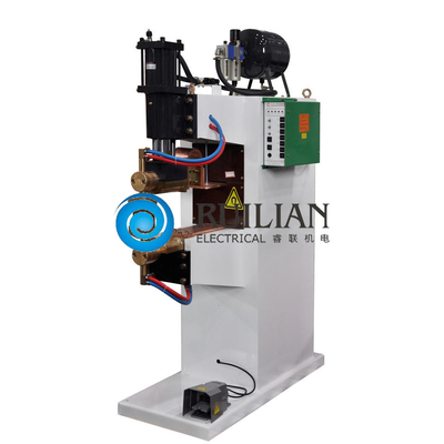 Macchina di saldatura a basso tenore di carbonio 100KVA del punto della lamiera di acciaio di serie di RF-D